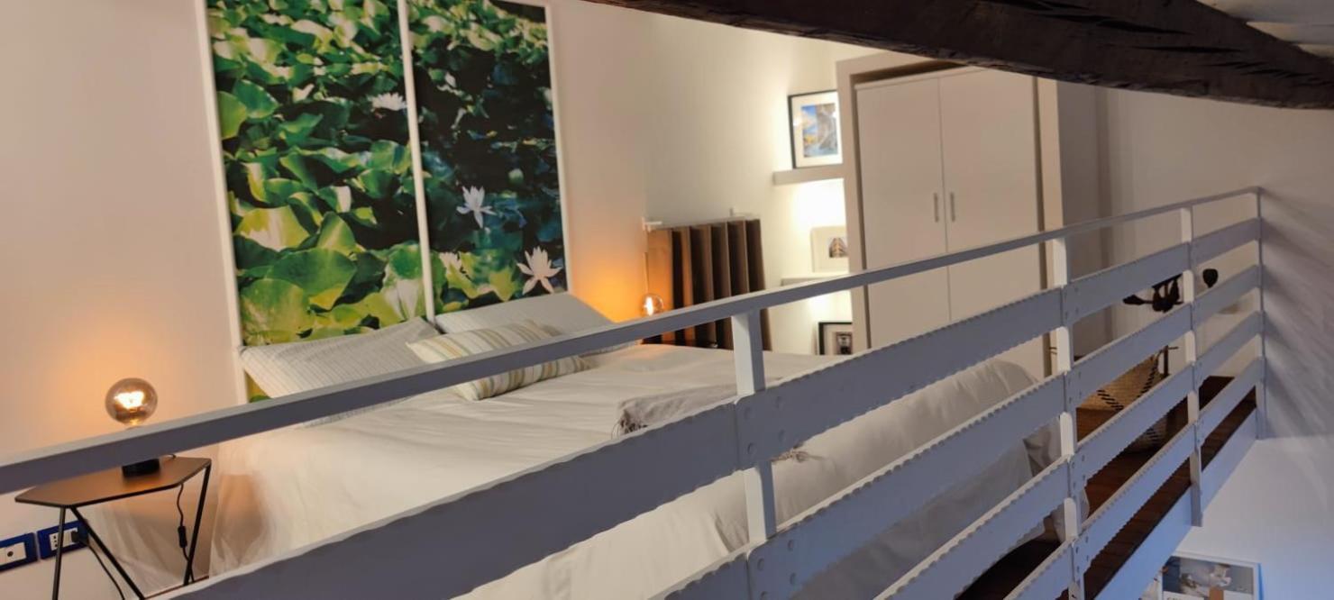 Lavica Di Mezzo Apartments Catania Bagian luar foto