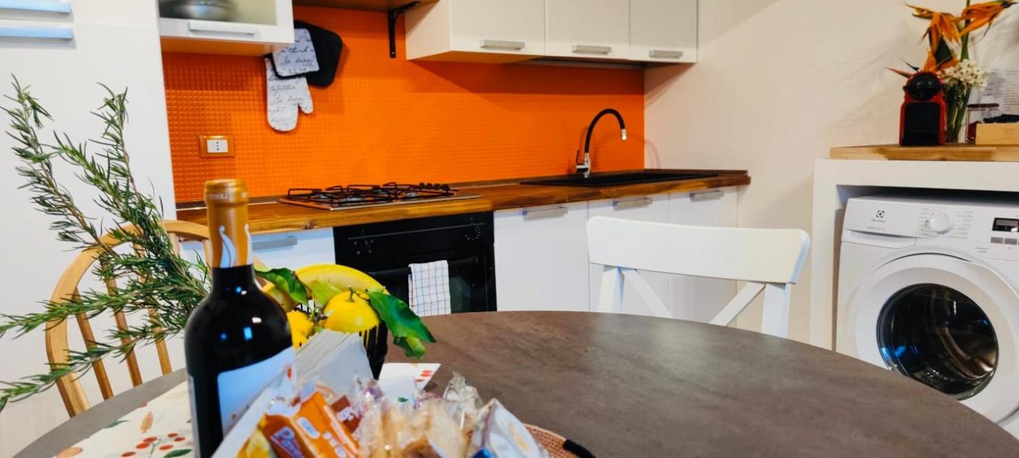 Lavica Di Mezzo Apartments Catania Bagian luar foto
